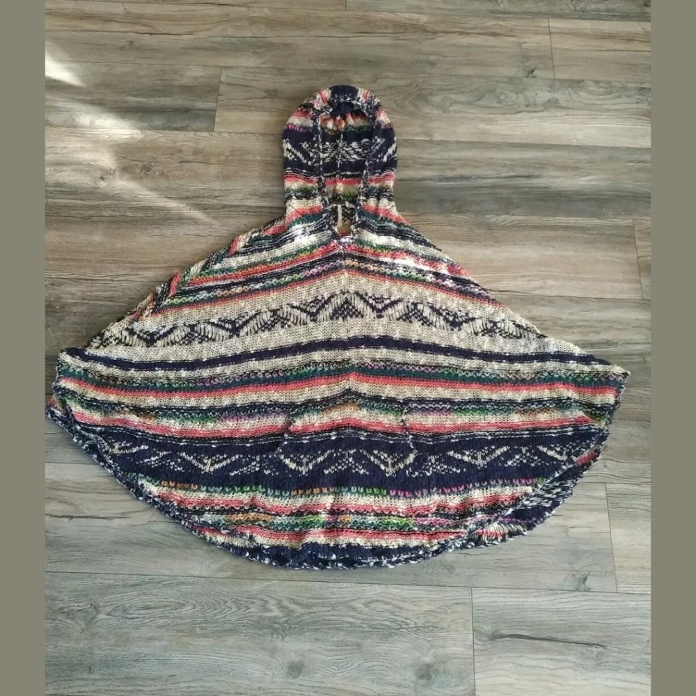 SOLD Free People "bubble tea" poncho chunky sweater - Picture 2 of 3